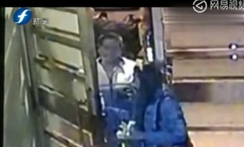 女子进电梯后消失,女子消失,电梯中的离奇事件