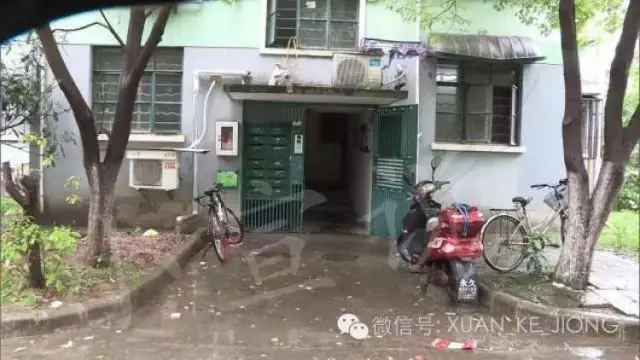 男子因家庭琐事掐死亲哥 80岁母亲目睹全程