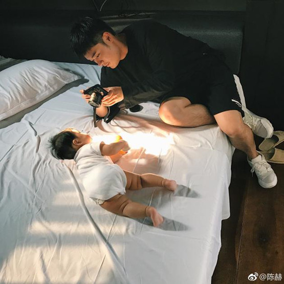 晒娃狂魔,父爱爆棚,陈赫晒女儿萌照,陈赫女儿,陈赫,陈赫女儿多大了