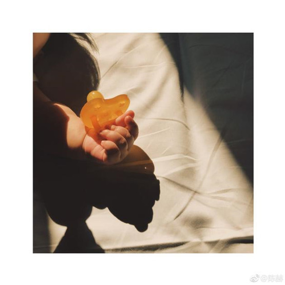 晒娃狂魔,父爱爆棚,陈赫晒女儿萌照,陈赫女儿,陈赫,陈赫女儿多大了