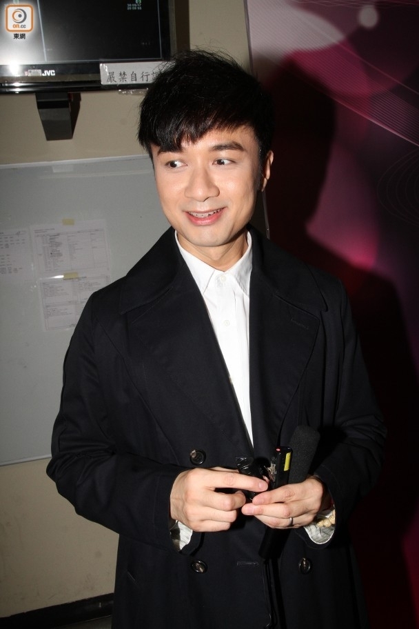 45岁古巨基否认造人成功 与老婆聚少离多