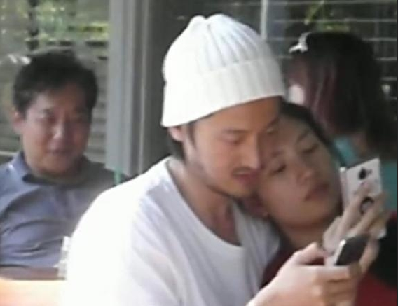 演员王传君地下恋情曝光 希望下次拍好看点