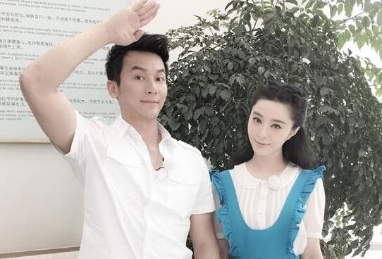 李晨出席新剧发布会遭主持人调侃 网友都笑趴了