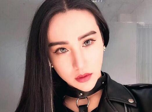 姚曦为什么打扮成女生