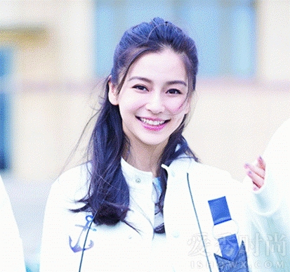baby被发现在哺乳期抽烟 网友表示很震惊!