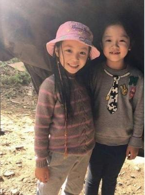 赵薇女儿穿着被嫌土,赵薇女儿,赵薇,小四月打扮太朴素,