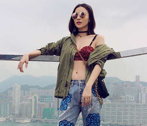 蔡依林身穿连体泳衣出场 上厕所的问题怎么解决?