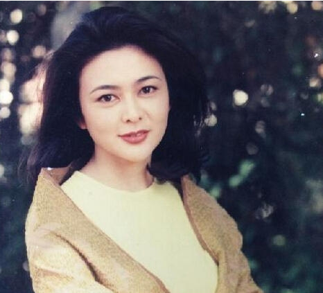 粉丝期待关之琳复出拍戏 本尊却一口否决