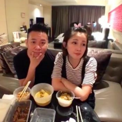 钟欣怡落泪谈女儿被攻击 看到“恐龙家长”气得想哭