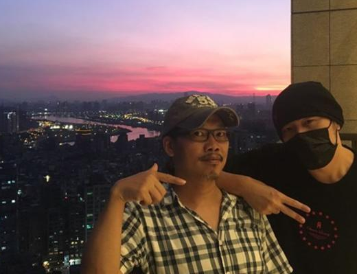 周杰伦方文山合影,周杰伦方文山,周杰伦晒与方文山合影,周杰伦,方文山