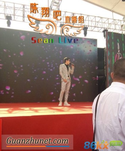 陈翔亮相松江万达广场开业(现场图)
